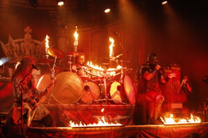 INDUCTION veröffentlichen neues Studioalbum LOVE KILLS! samt Videoclip zu „Strangers To Love“ featuring Clémentine Delauney von VISIONS OF ATLANTIS!