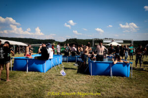 Der Detze rockt 2026 – Tag 1: Wetterchaos und starke Metal-Performances